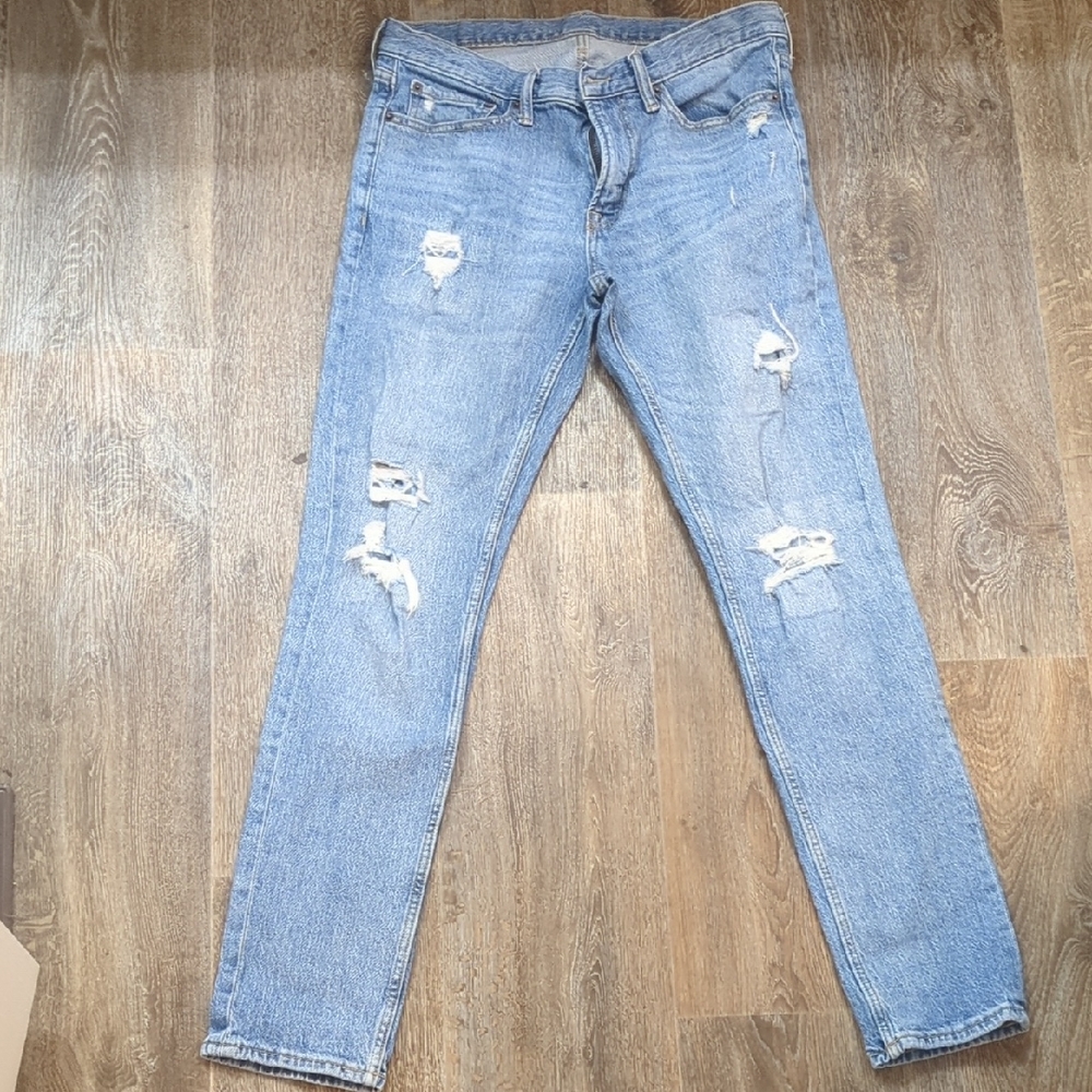 Old Navy Light Blue Distressed Skinny Jeans